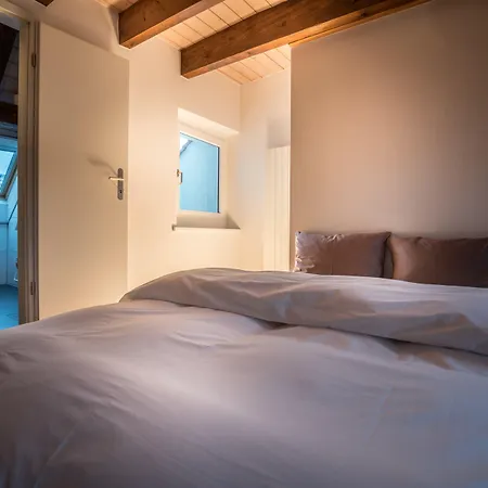 Le Bijou Lintheschergasse / Hb *