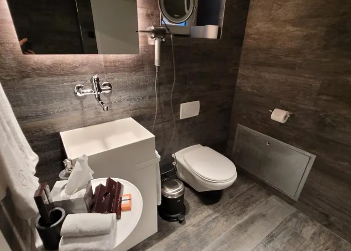 Le Bijou Lintheschergasse / Hb * ציריך