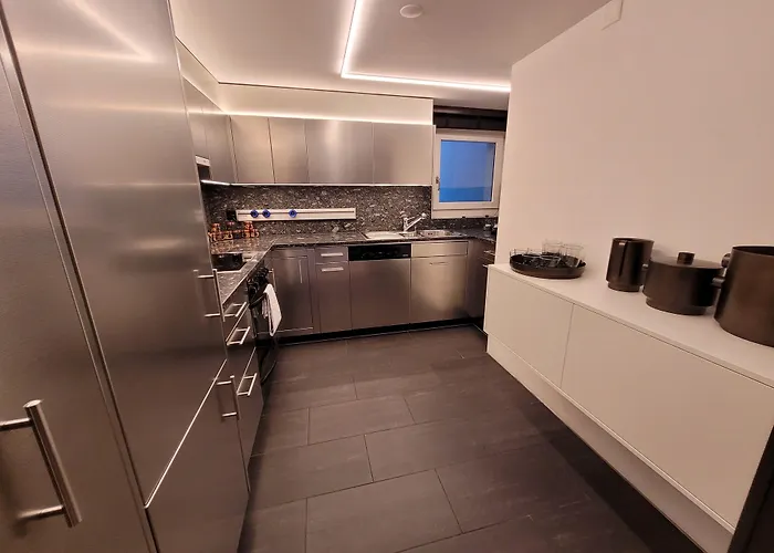 Le Bijou Lintheschergasse / Hb *