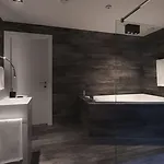 Le Bijou Lintheschergasse / Hb Apartment *