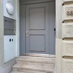 Le Bijou Lintheschergasse / Hb