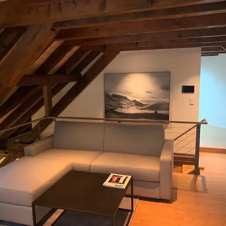 Le Bijou Lintheschergasse / Hb