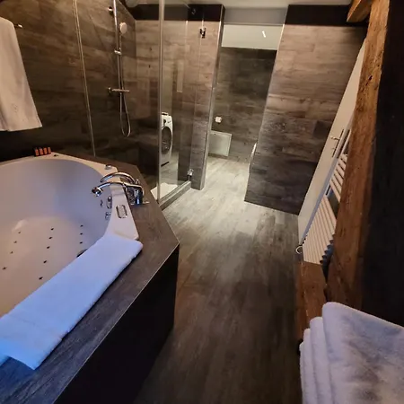 Le Bijou Lintheschergasse / Hb *