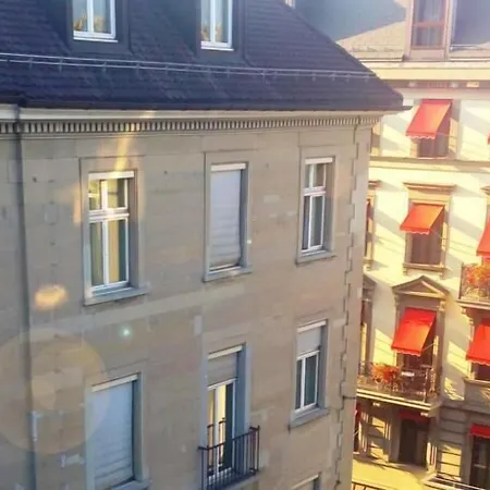 Le Bijou Lintheschergasse / Hb