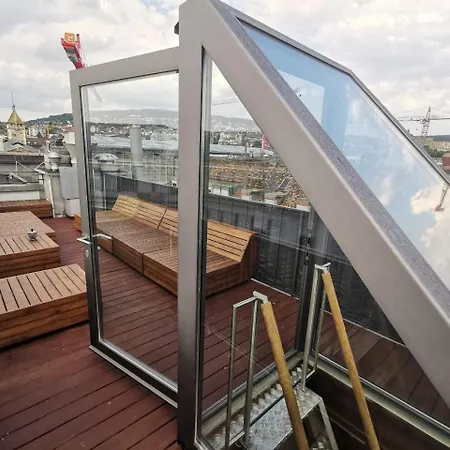 Le Bijou Lintheschergasse / Hb Daire *