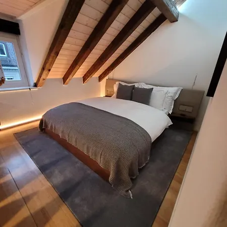 Le Bijou Lintheschergasse / Hb Daire