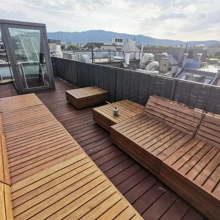 Le Bijou Lintheschergasse / Hb Daire