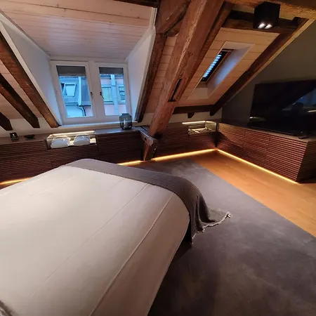 Le Bijou Lintheschergasse / Hb Zürih