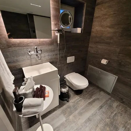 Le Bijou Lintheschergasse / Hb * Zürich