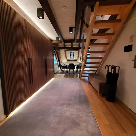 Le Bijou Lintheschergasse / Hb *