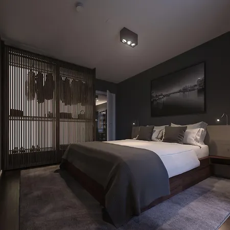 Le Bijou Lintheschergasse / Hb