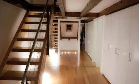 Le Bijou Lintheschergasse / Hb Daire